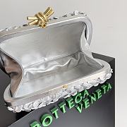 Fortok Bottega Veneta Silver Leather Clutch Bag Gold Metallic Knot 20.5x6x12.5cm - 3