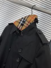 Fortok Burberry Long Kensington Heritage Trench Coat in Beige/Black - 6