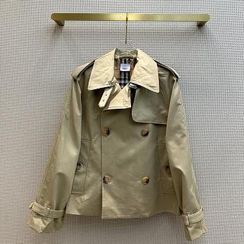 Fortok Burberry Cropped Gabardine Trench Jacket in Beige/Black