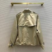 Fortok Burberry Cropped Gabardine Trench Jacket in Beige/Black - 6