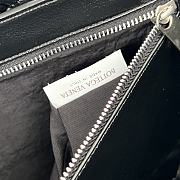Fortok Bottega Veneta Rumple Messenger Bag in Black 776519 30x23x7.5cm - 5