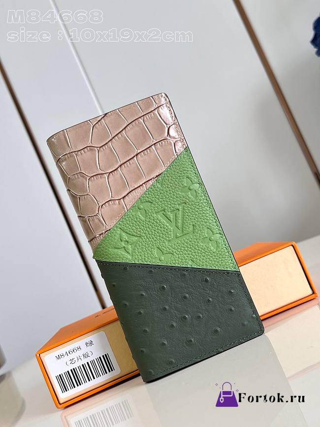 Fortok Louis Vuitton Brazza Wallet Green Color Brown Crocodile Skin Ostrich Leather M84668 10x19x2cm - 1
