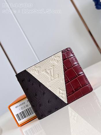 Fortok Louis Vuitton Muptiple Wallet White Color Burgundy Crocodile Skin Ostrich Leather M84689 11x9x1.5cm