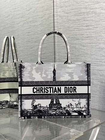 Fortok Dior Book Tote Eiffel Tower Embroidery White 36x18x28cm