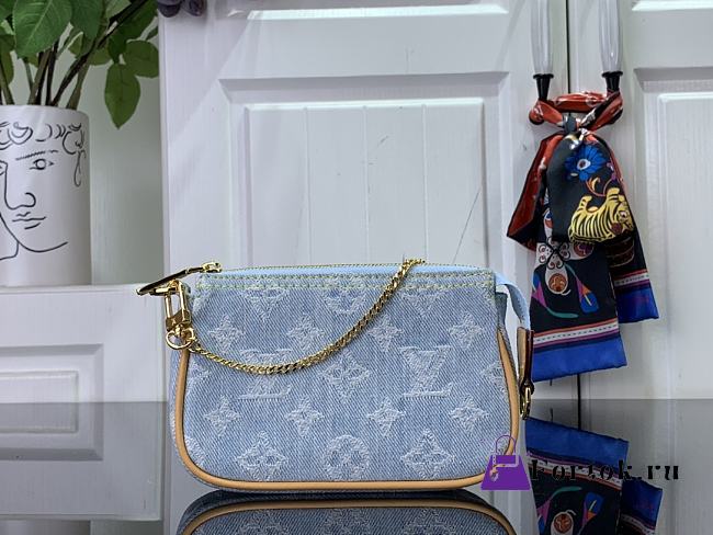 Fortok Louis Vuitton Mini Pochette Accessoires Bag Sky Blue Denim M82960 15.5x10.5x4cm - 1
