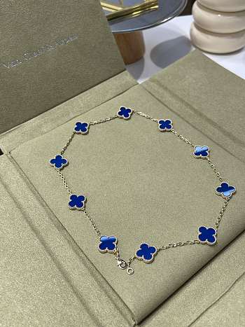 Fortok Van Cleef & Arpels Blue Agate Ten Flower Necklace 