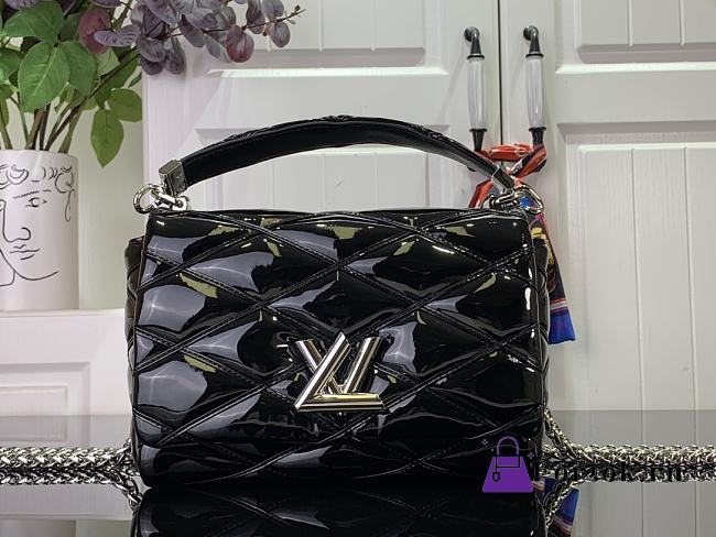 Fortok Louis Vuitton Go-14 Twist MM Bag Black Patent Leather M25046 23x16x10cm - 1