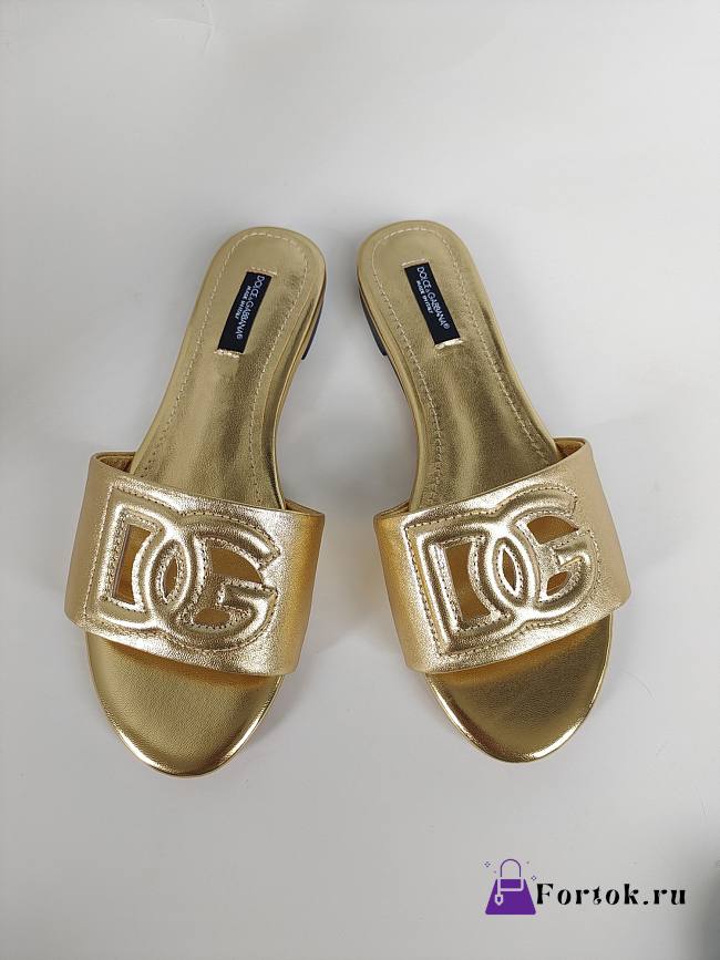 Fortok Dolce & Gabbana Gold Leather Cut Out Flat Slides - 1