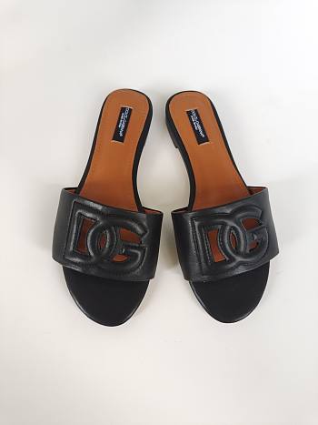 Fortok Dolce & Gabbana Black Leather Cut Out Flat Slides