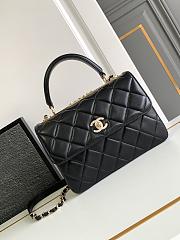 Fortok Chanel 24S Trendy CC White Lambskin Black 20x8x15cm - 1