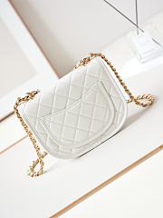 Fortok Chanel Messenger Bag Calfskin & Gold-Tone Metal White 15.5x21x6.5cm - 2