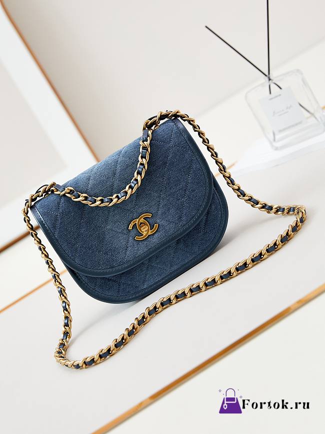 Fortok Chanel Messenger Bag Calfskin & Gold-Tone Metal Blue Denim 15.5x21x6.5cm - 1