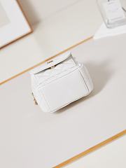 Fortok Chanel Classic Mini Backpack Lambskin & Gold-Tone Metal White 18x13x9cm - 6