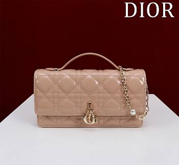 Fortok Dior Miss Dior Bag Beige Cannage Patent Leather 0980 21x11.5x4.5cm