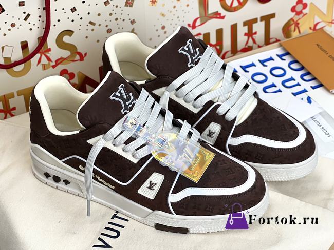 Fortok Louis Vuitton Trainer Sneakers Monogram-embossed Nubuck Calf Leather Brown - 1