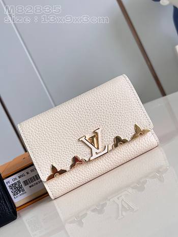 Fortok Louis Vuitton Capucines Wallet Cream M82835 13.5x9.5x3cm