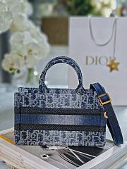 Fortok Dior Mini Book Tote Blue Denim Oblique Jacquard With Chain 21.5x13x7.5cm - 3