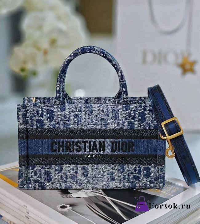 Fortok Dior Mini Book Tote Blue Denim Oblique Jacquard With Chain 21.5x13x7.5cm - 1