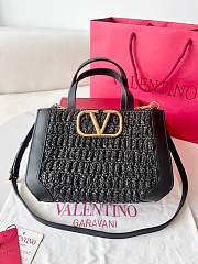 Fortok Valentino Garavani VLogo Signature Raffia Tote Bag Black 27x11x18cm - 1