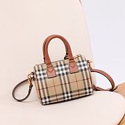 Fortok Burberry Mini Vintage Check-Printed Zipped Bowling Bag Beige 18.5x11x12cm - 1