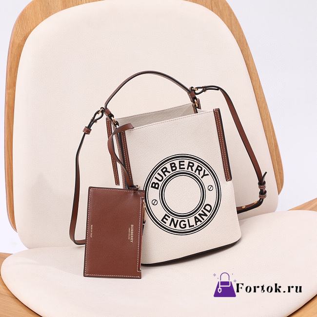  Fortok Burberry Small Logo Graphic Canvas Peggy Bucket Bag 21x25x16.5cm - 1