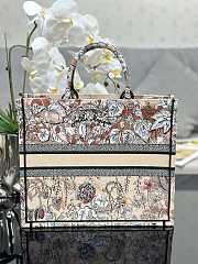 Fortok Dior Book Tote Powder Pink Multicolor Dior Jardin Magique Embroidery 36×28 cm - 5