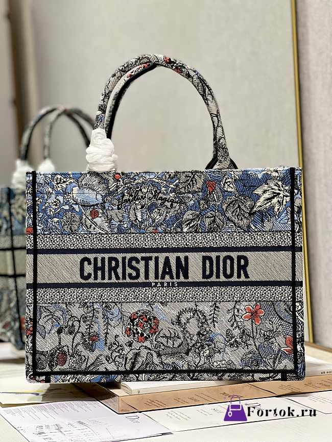 Fortok Dior Book Tote Blue Multicolor Dior Jardin Magique Embroidery 36×28 cm - 1