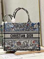 Fortok Dior Book Tote Blue Multicolor Dior Jardin Magique Embroidery 36×28 cm - 1