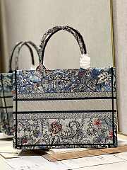 Fortok Dior Book Tote Blue Multicolor Dior Jardin Magique Embroidery 36×28 cm - 6