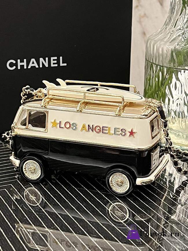 Fortok Chanel Mini Van Minaudiere in Plexi, Enamel Black  9.4×16×8.7 cm - 1