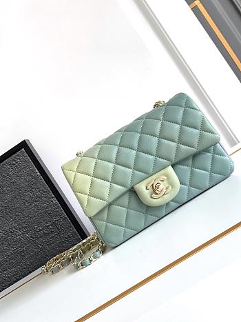 Fortok Chanel 24S Gradient Light Green CF Flap Bag 20cm