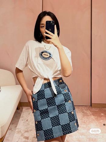 Fortok Louis Vuitton White Knotted T-shirt and Checkerboard Denim Skirt Set