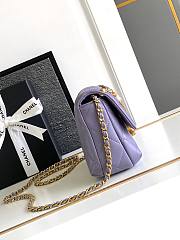 Fortok Chanel Mini Flap Bag Shiny Lambskin, Faux Pearls & Gold Metallic Purple AS4986 13x20x7.5cm - 3