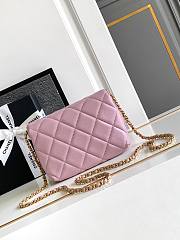 Fortok Chanel Mini Flap Bag Shiny Lambskin, Faux Pearls & Gold Metallic Pink AS4986 13x20x7.5cm - 2