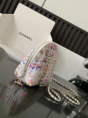 Fortok Chanel Shell Chain Sequin Evening Bag White & Multicolor 16x7x16cm - 5