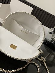 Fortok Chanel Shell Chain Sequin Evening Bag White & Multicolor 16x7x16cm - 6