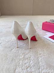 Fortok Christian Louboutin Hot Chick Patent Leather Pumps White - 2