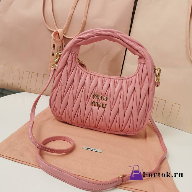 Fortok MiuMiu Wander Matelassé Shoulder Bag Pink 23x13x7cm - 1