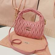 Fortok MiuMiu Wander Matelassé Shoulder Bag Pink 23x13x7cm - 1