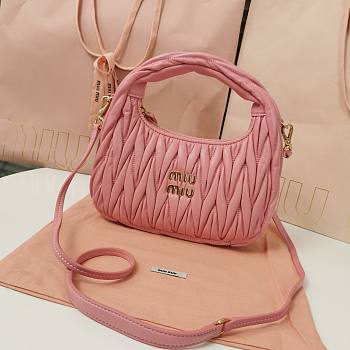 Fortok MiuMiu Wander Matelassé Shoulder Bag Pink 23x13x7cm