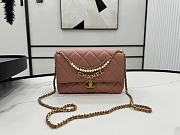 Fortok Chanel Flap Bag Shiny Lambskin, Faux Pearls & Gold Metallic Dark Pink AS4986 22x14.5x11cm  - 1