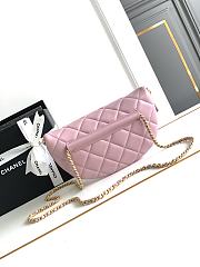 Fortok Chanel Waist Bag Shiny Lambskin, Imitation Pearls & Gold-Tone Metal Light Pink AS4991 17x24x11cm - 3