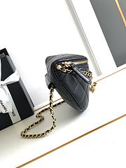 Fortok Chanel Waist Bag Shiny Lambskin, Imitation Pearls & Gold-Tone Metal Black AS4991 17x24x11cm - 5