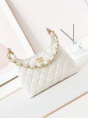 Fortok Chanel 24A Hobo Bag White AS4923 29x32x10cm - 1