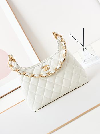 Fortok Chanel 24A Hobo Bag White AS4923 29x32x10cm