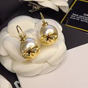 Fortok Chanel Pearl Hook Earrings - 6