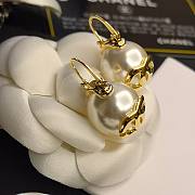 Fortok Chanel Pearl Hook Earrings - 4