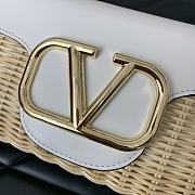 Fortok Valentino Garavani Locò Straw & White Leather Shoulder Bag 22x9x17cm - 3