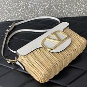 Fortok Valentino Garavani Locò Straw & White Leather Shoulder Bag 22x9x17cm - 2