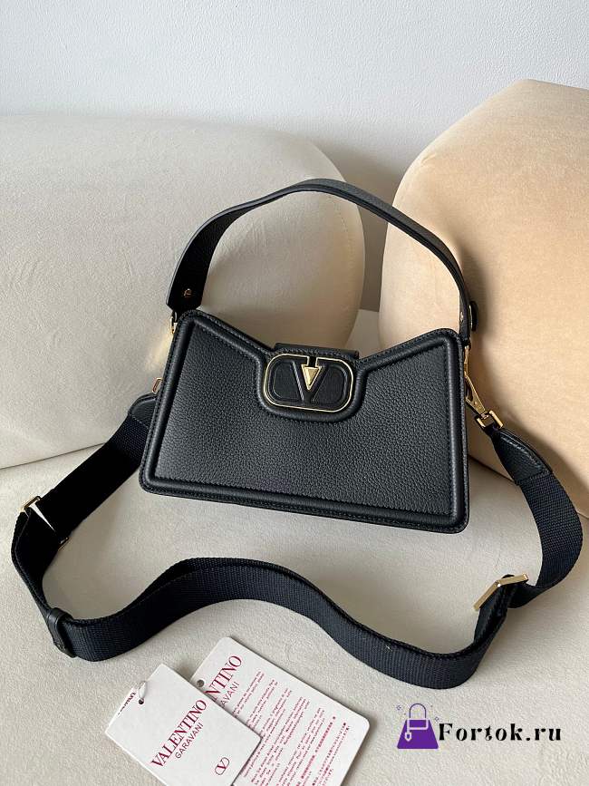Fortok Valentino Garavani Vlogo Leather Shoulder Bag In Black Grainy Calfskin 24×14.5x8cm - 1